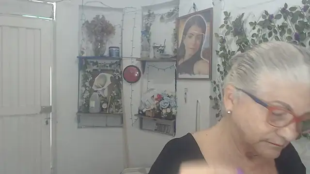 FunnyGrandma online show from 25, 2, 2026