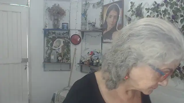 FunnyGrandma online show from 27, 2, 2026