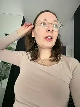 The Snowwhitee online show from 2, 5, 2026