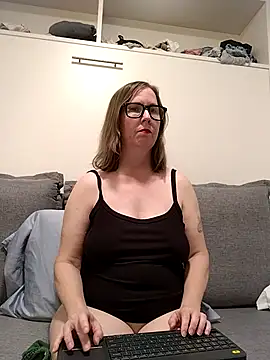 SweetandNaughty1 online show from 8, 4, 2026