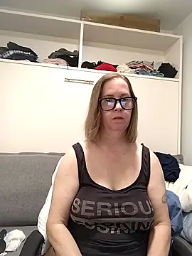 Snapshot of SweetandNaughty1 chatting on 16, 6, 2026 SweetandNaughty1 online show from 16, 6, 2026