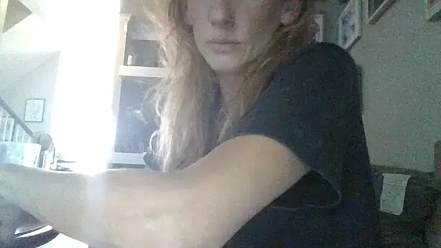 Snapshot of Rhodesxox chatting on 9, 10, 2025 Rhodesxox online show from 9, 10, 2025