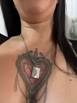 EmmyEvans1 online show from 22, 3, 2025