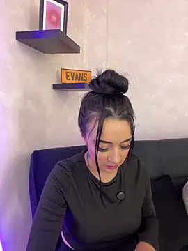 EmmyEvans1 online show from 19, 9, 2025