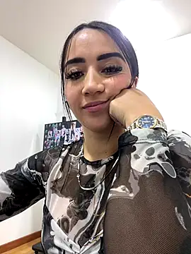 EmmyEvans1 online show from 23, 10, 2025