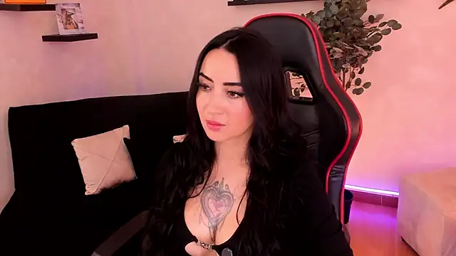 EmmyEvans1 online show from 10, 11, 2025