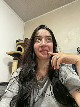 EmmyEvans1 online show from 20, 2, 2026