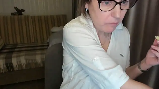 lauraoven online show from 4, 3, 2025