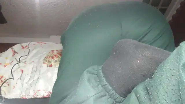 Snapshot of prettyangelsquirt chatting on 22, 10, 2025 prettyangelsquirt online show from 22, 10, 2025