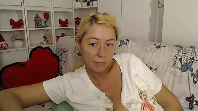 Snapshot of spell_of_love chatting on 20, 7, 2026 spell of love online show from 20, 7, 2026