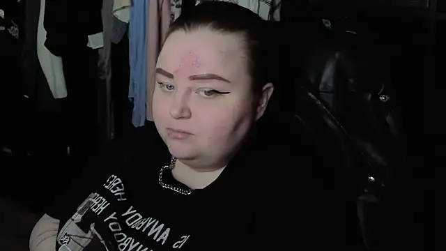 Snapshot of EMMA__CONNOR chatting on 28, 11, 2025 EMMA CONNOR online show from 28, 11, 2025