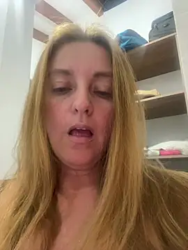 Snapshot of moniquerainx chatting on 3, 1, 2025 moniquerainx online show from 3, 1, 2025