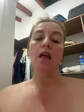 Snapshot of moniquerainx chatting on 4, 1, 2025 moniquerainx online show from 4, 1, 2025