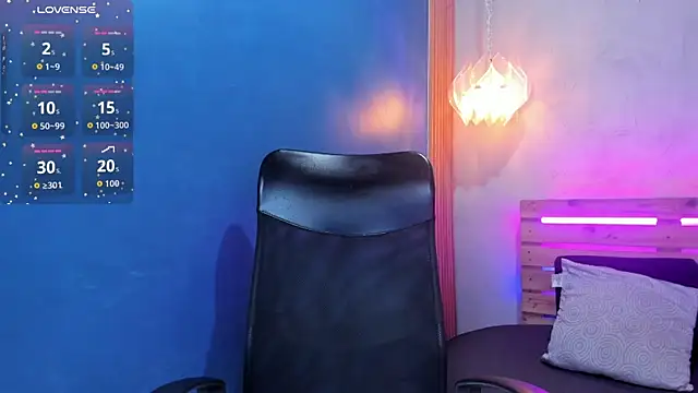 niky doll  online show from 5, 12, 2025