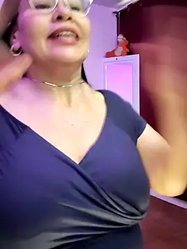 esmeralda milf online show from 22, 7, 2026