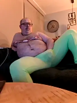 Snapshot of Bibear197511 chatting on 19, 11, 2025 Bibear197511 online show from 19, 11, 2025