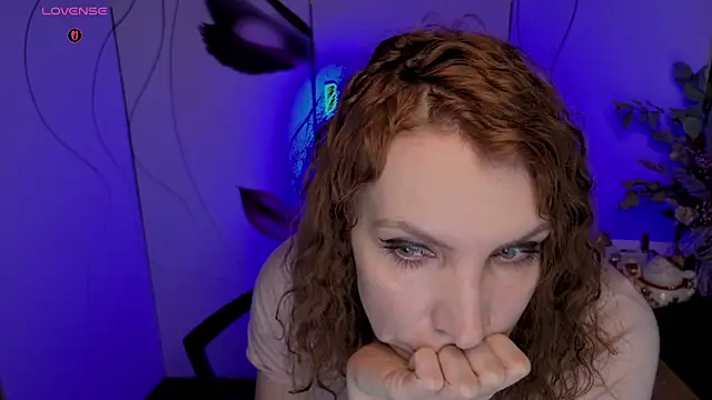 Snapshot of JohansonKatie chatting on 19, 12, 2025 JohansonKatie online show from 19, 12, 2025