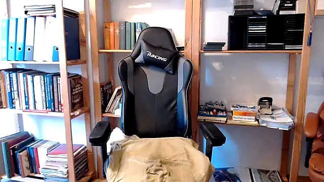 Snapshot of SchwanzhureXXL chatting on 3, 2, 2025 SchwanzhureXXL online show from 3, 2, 2025