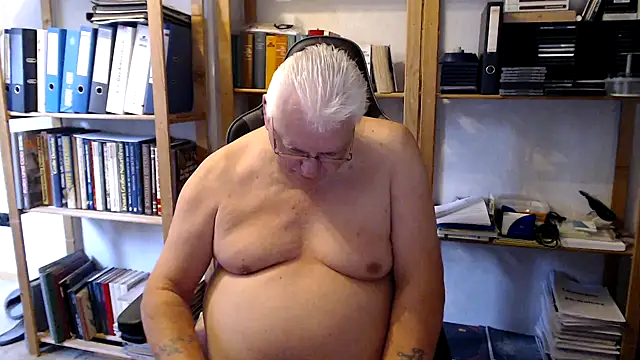 Snapshot of SchwanzhureXXL chatting on 4, 7, 2026 SchwanzhureXXL online show from 4, 7, 2026
