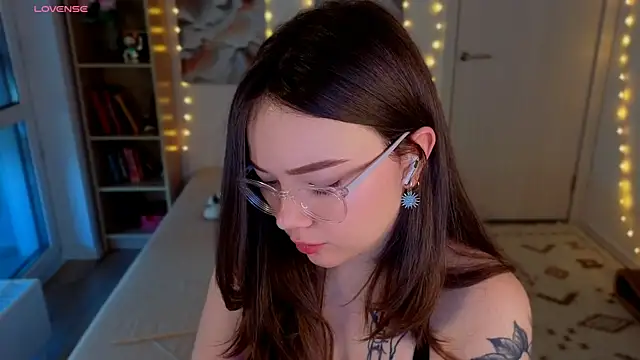 Snapshot of MilenaSaint chatting on 28, 6, 2026 MilenaSaint online show from 28, 6, 2026