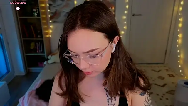 Snapshot of MilenaSaint chatting on 17, 7, 2026 MilenaSaint online show from 17, 7, 2026