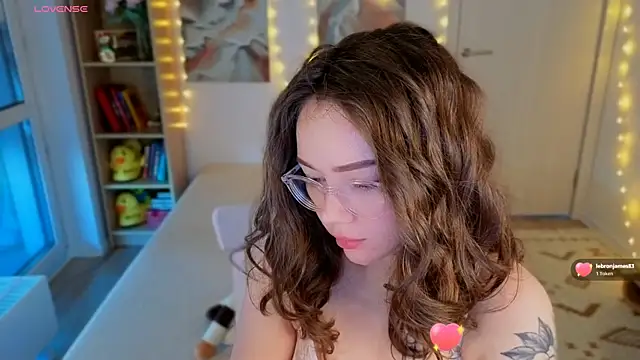 Snapshot of MilenaSaint chatting on 27, 7, 2026 MilenaSaint online show from 27, 7, 2026