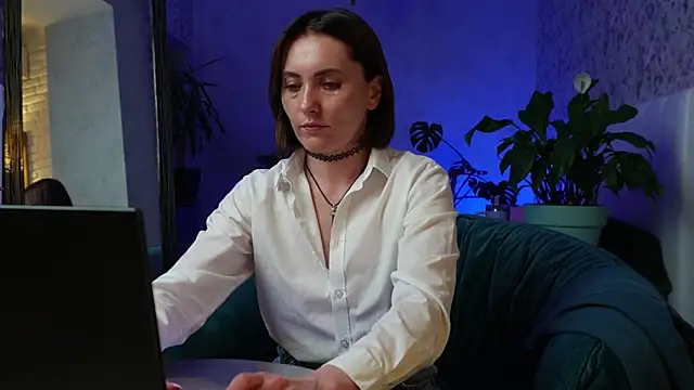 ClaraBendover online show from 27, 5, 2026
