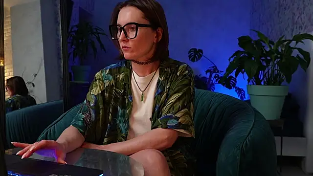 ClaraBendover online show from 21, 6, 2026