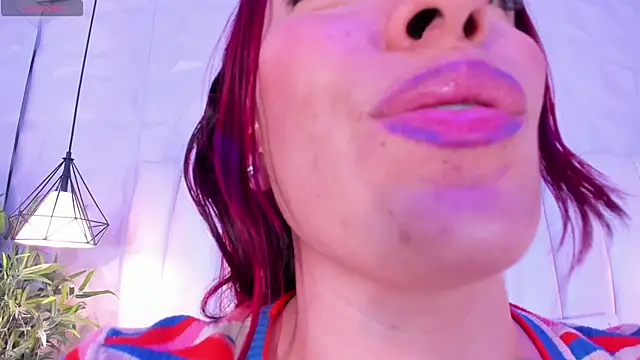 Snapshot of naughty_flower18 chatting on 21, 12, 2024 naughty flower18 online show from 21, 12, 2024