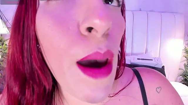 Snapshot of naughty_flower18 chatting on 30, 1, 2025 naughty flower18 online show from 30, 1, 2025