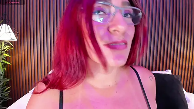 Snapshot of naughty_flower18 chatting on 12, 3, 2025 naughty flower18 online show from 12, 3, 2025