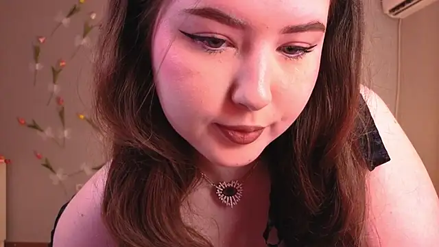 Snapshot of NicoleFoxery chatting on 25, 6, 2026 NicoleFoxery online show from 25, 6, 2026