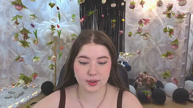 Snapshot of NicoleFoxery chatting on 22, 7, 2026 NicoleFoxery online show from 22, 7, 2026