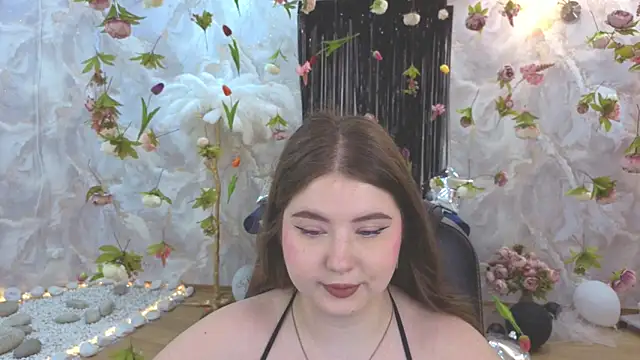 Snapshot of NicoleFoxery chatting on 4, 8, 2026 NicoleFoxery online show from 4, 8, 2026