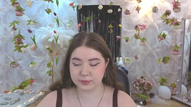 Snapshot of NicoleFoxery chatting on 5, 8, 2026 NicoleFoxery online show from 5, 8, 2026
