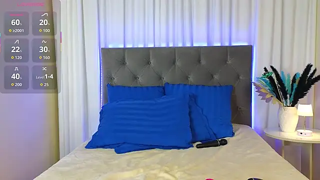 Ariana Petite online show from 6, 10, 2025