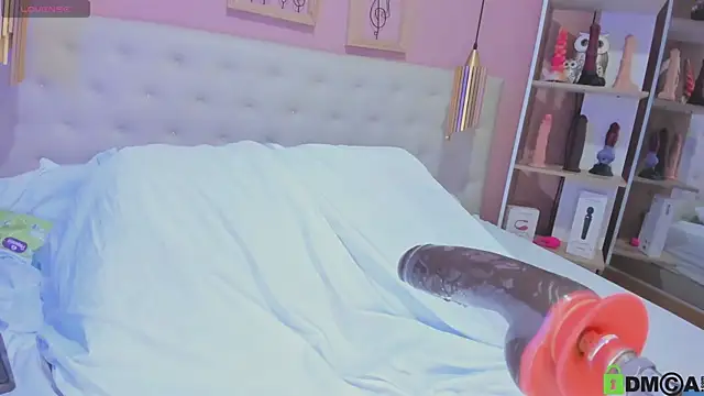 leylla  online show from 12, 11, 2025