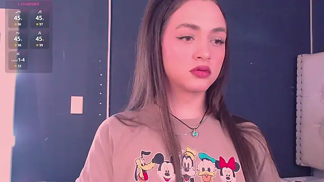 Snapshot of valen_thompson chatting on 12, 12, 2024 valen thompson online show from 12, 12, 2024