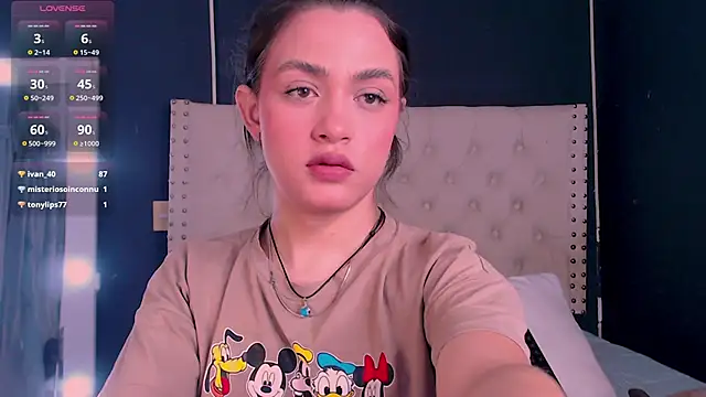 Snapshot of valen_thompson chatting on 8, 1, 2025 valen thompson online show from 8, 1, 2025