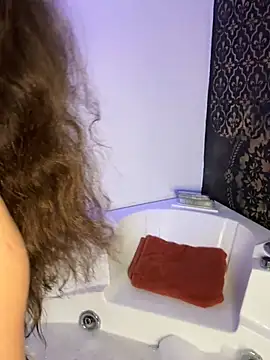 Snapshot of Marilyn_La_Rose chatting on 5, 3, 2026 Marilyn La Rose online show from 5, 3, 2026