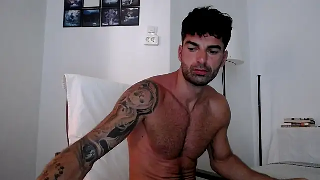Snapshot of Verycutex chatting on 6, 8, 2026 Verycutex online show from 6, 8, 2026