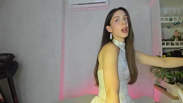 Teresa Hardly online show from 9, 10, 2025