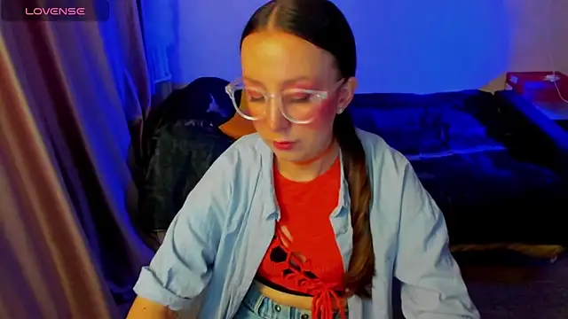 Snapshot of CurlySteph chatting on 22, 6, 2026 CurlySteph online show from 22, 6, 2026