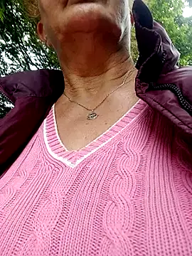 Hottie-Mom online show from 20, 7, 2026