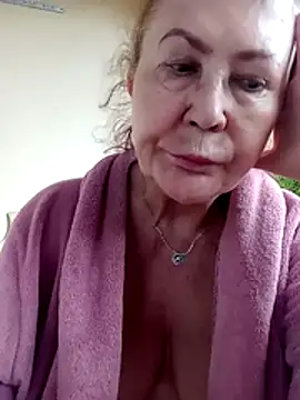 Hottie-Mom online show from 23, 7, 2026