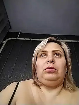 Snapshot of EvaCristal chatting on 10, 3, 2025 EvaCristal online show from 10, 3, 2025