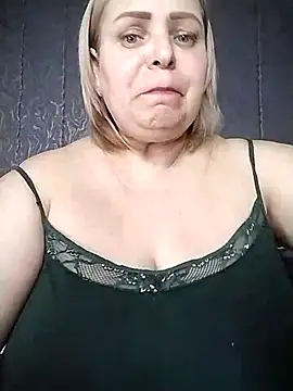 Snapshot of EvaCristal chatting on 11, 3, 2025 EvaCristal online show from 11, 3, 2025