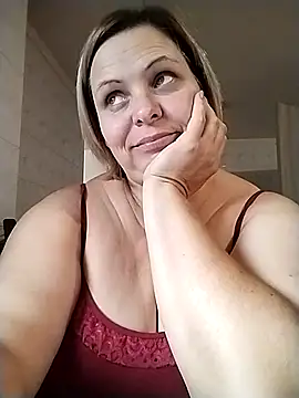 Snapshot of EvaCristal chatting on 8, 10, 2025 EvaCristal online show from 8, 10, 2025