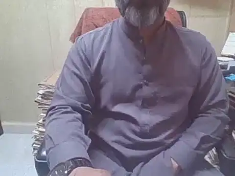 hairymaster95 online show from 5, 10, 2025