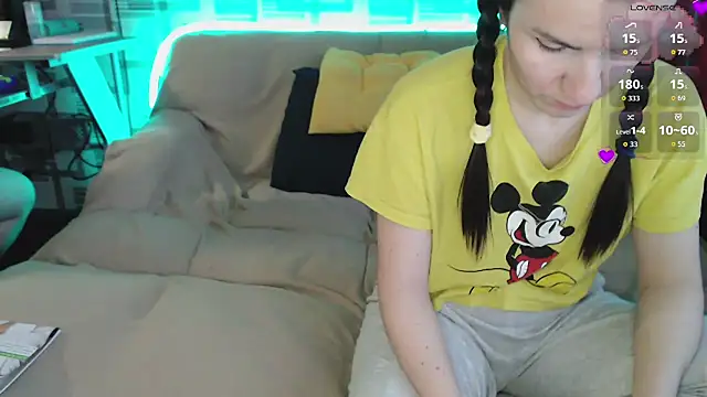 Snapshot of CamBugsBunny chatting on 28, 2, 2026 CamBugsBunny online show from 28, 2, 2026